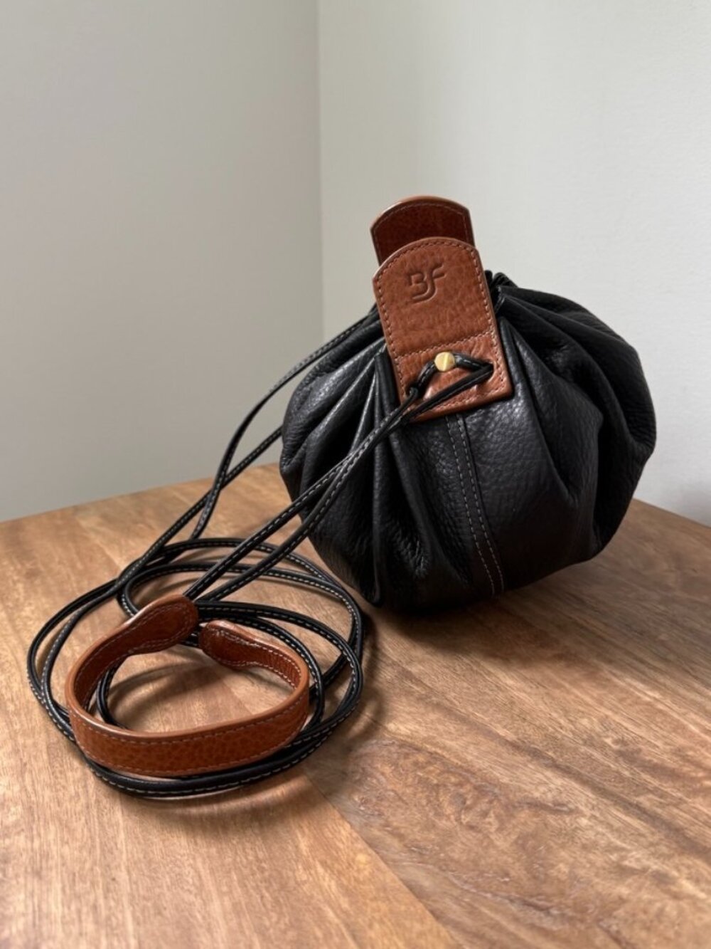Vintage CABRIO BORN FREE Black Leather Dumpling Drawstring Crossbody Pouch Bag